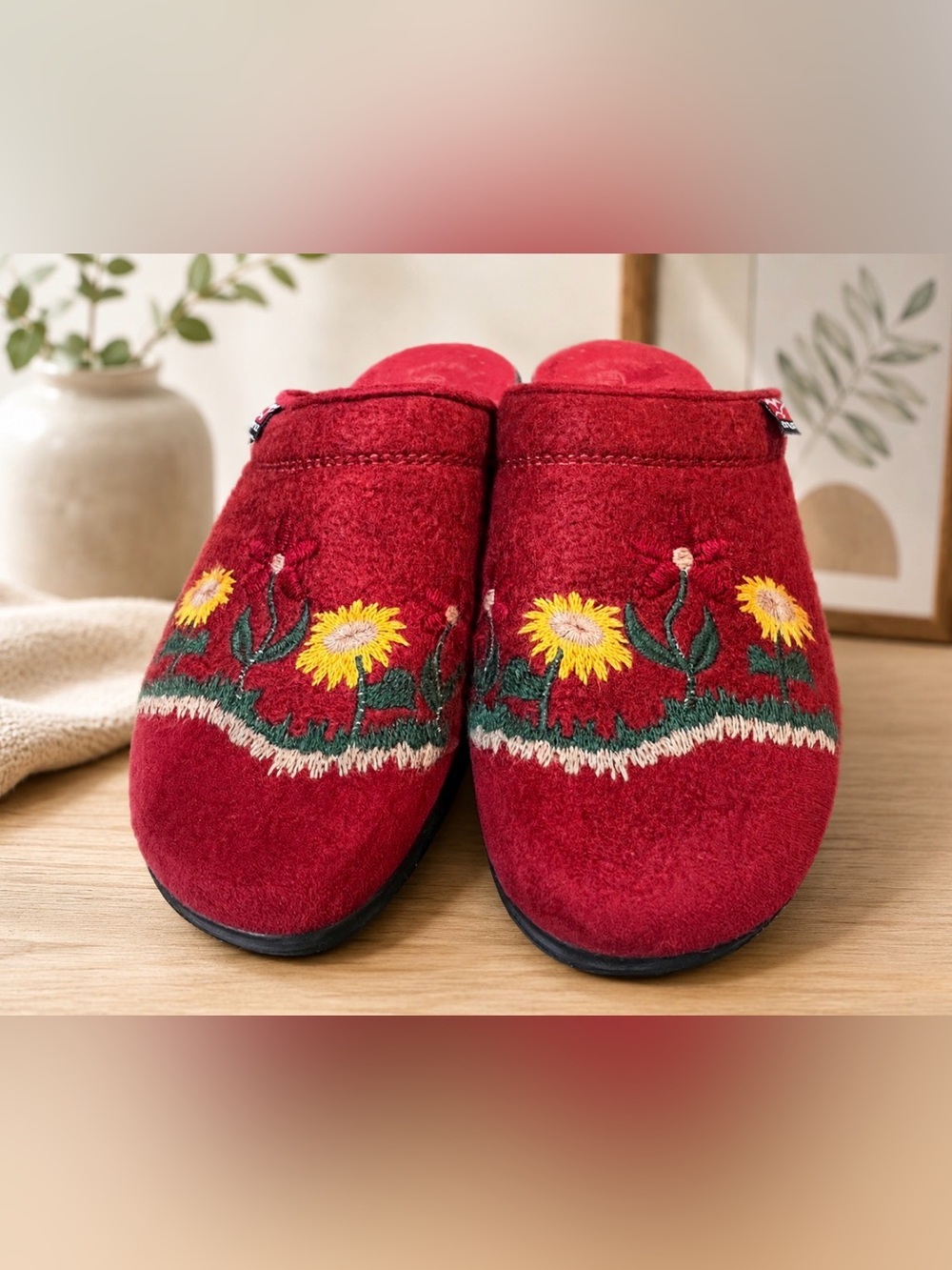 Flyflot size EU41 red slip-on clogs